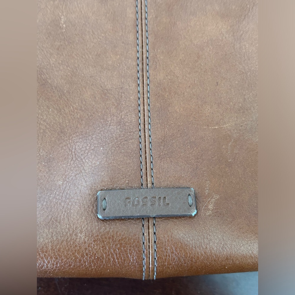 Fossil Crossbody Leather Purse - Picture 5 of 10